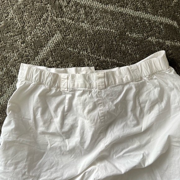 Sag Harbor White Capri’s w/elastic waist - Picture 3 of 8
